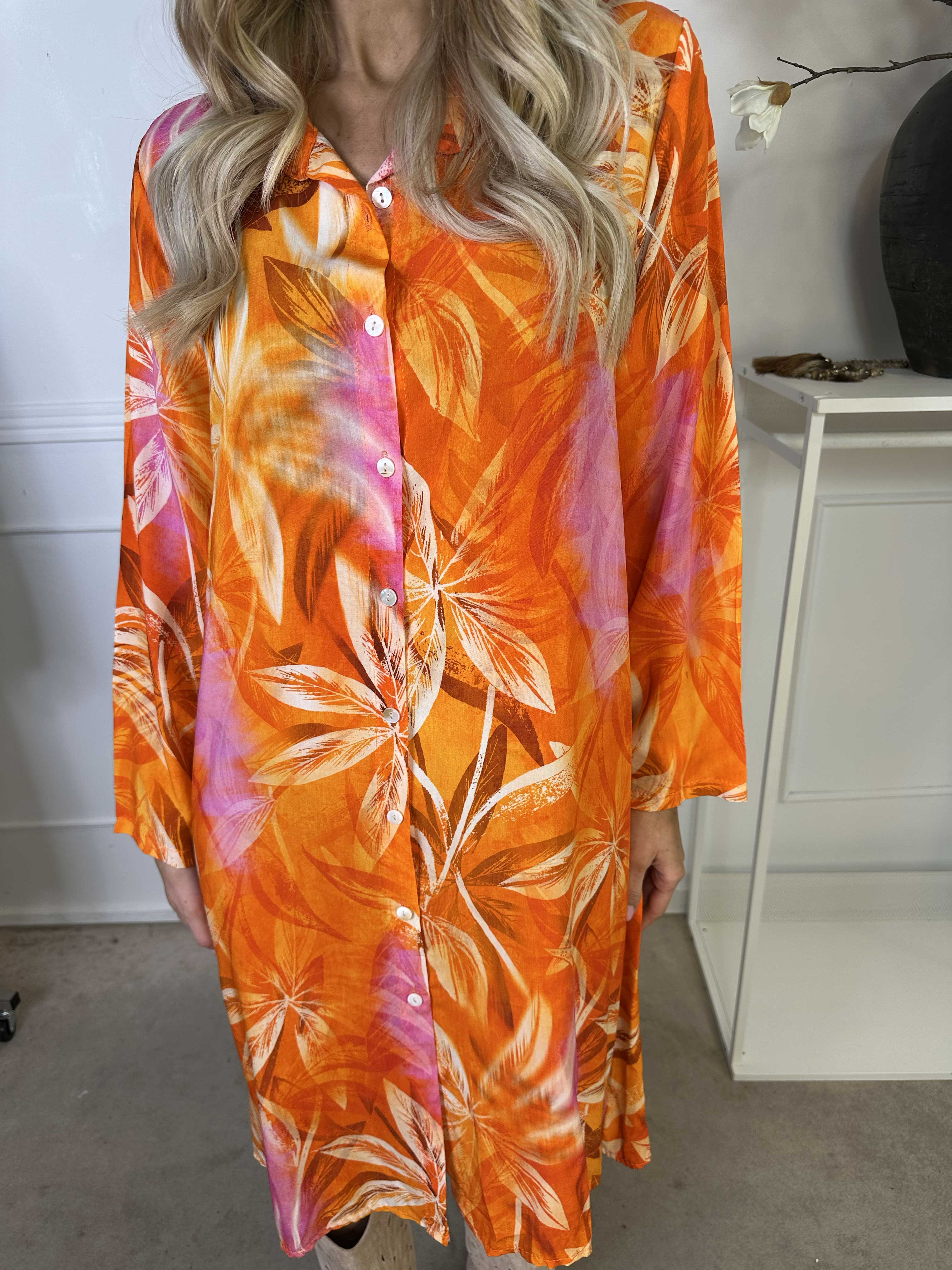 Iria - Skjortklänning i viskos med bladmotiv